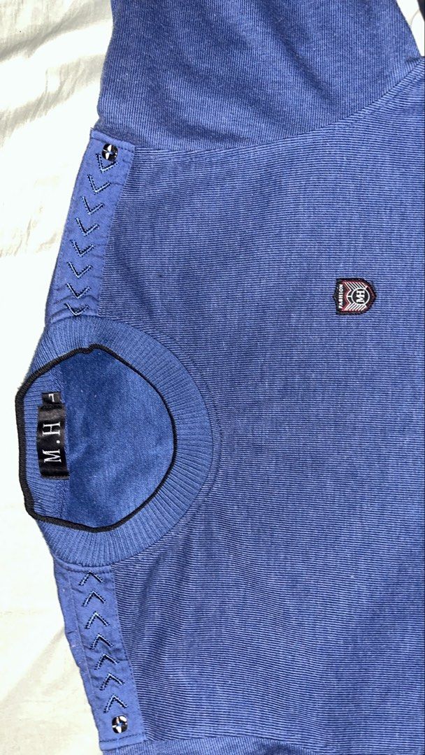 Blue Crew Neck Sweatshirt with Shoulder Detail (Category: Tshirts & Polo Shirts ) located in Makati City. Submitted by madwear___ (Listing ID 1440945015, Image 3). Description: 🏵️ fits l-xl 🌀 10/10 condition; no issues 🪷 modes of payment: gcash, maya, chinabank, and unionbank :) 🍀 shipping fee must be paid by buyer; same day delivery is possible 💠 color may vary due to lighting send a message for inquires! 🪄💌 .