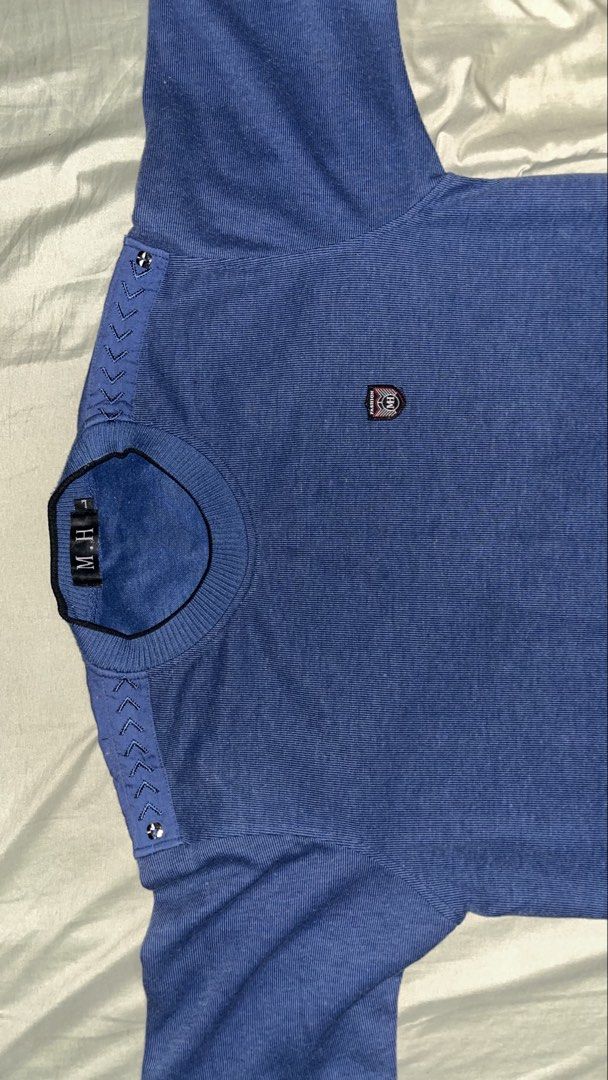 Blue Crew Neck Sweatshirt with Shoulder Detail (Category: Tshirts & Polo Shirts ) located in Makati City. Submitted by madwear___ (Listing ID 1440945015, Image 2). Description: 🏵️ fits l-xl 🌀 10/10 condition; no issues 🪷 modes of payment: gcash, maya, chinabank, and unionbank :) 🍀 shipping fee must be paid by buyer; same day delivery is possible 💠 color may vary due to lighting send a message for inquires! 🪄💌 .