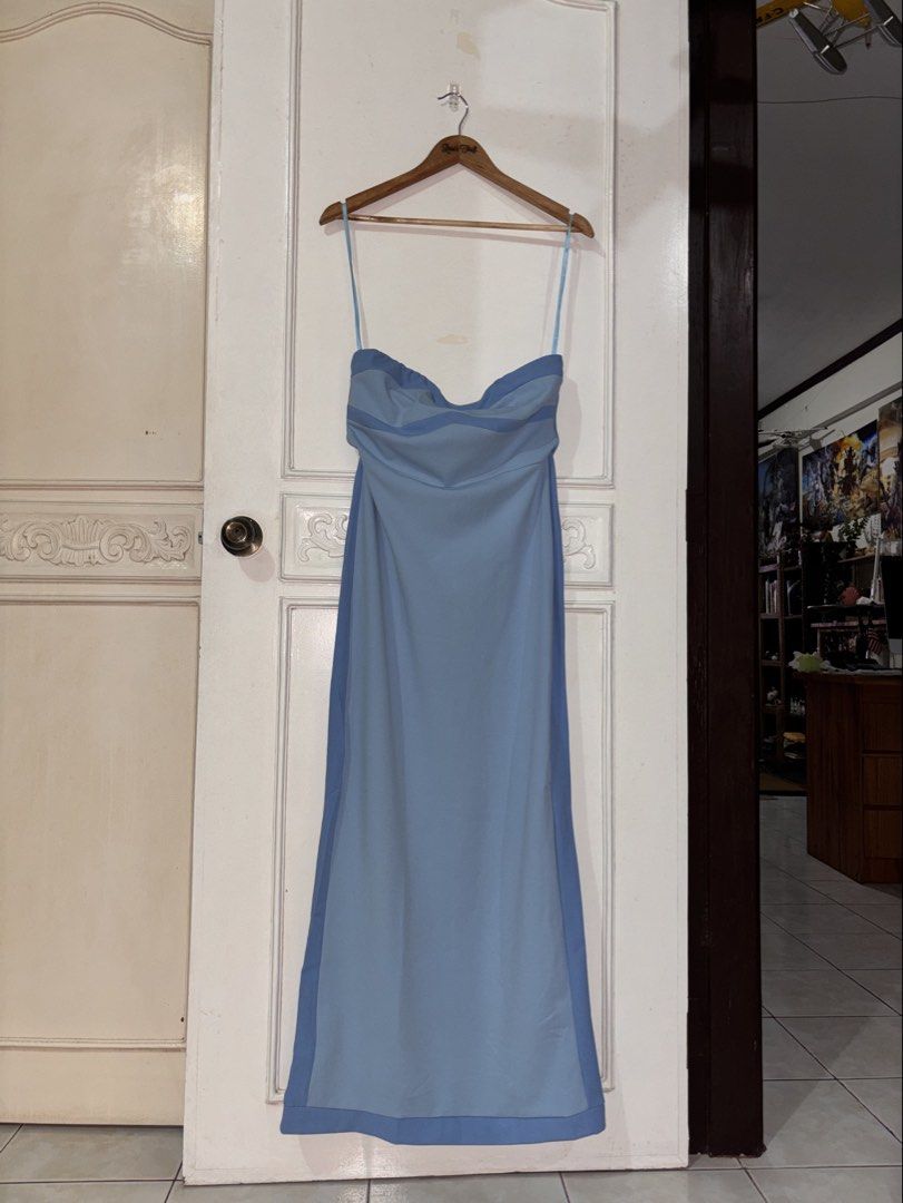 BNWT here comes the sun strapless maxi dress (Category: Dresses) located in Angeles City. Submitted by thriftchic_ (Listing ID 1440866121, Image 1). Description: ♡ brandnew with tag! ♡ back zipper ♡ gandaaaaa😍 ♡ MOP: Gcash ♡ Payment first basis ♡ J&T🚚.