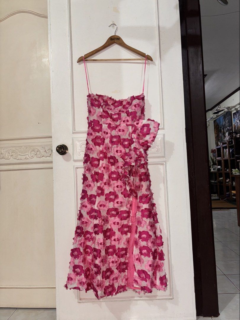 BNWT sweetpot strapless dress (Category: Dresses) located in Angeles City. Submitted by thriftchic_ (Listing ID 1440766888, Image 1). Description: ♡ brandnew with tag! ♡ back zipper ♡ gandaaaaa😍 ♡ MOP: Gcash ♡ Payment first basis ♡ J&T🚚.