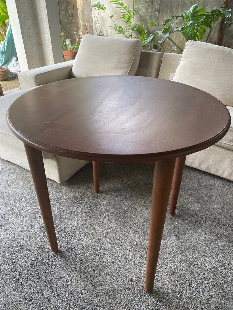 Breakfast Table with 4 Chairs (Category: Tables & Sets) located in Manila. Submitted by istinbari05430 (Listing ID 1440808252, Image 1). Description: .