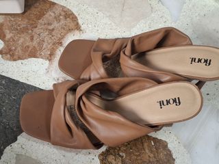 (Category: ) located in . Submitted by farawayfinds (Listing ID 1440806084, Image 1). Description: .