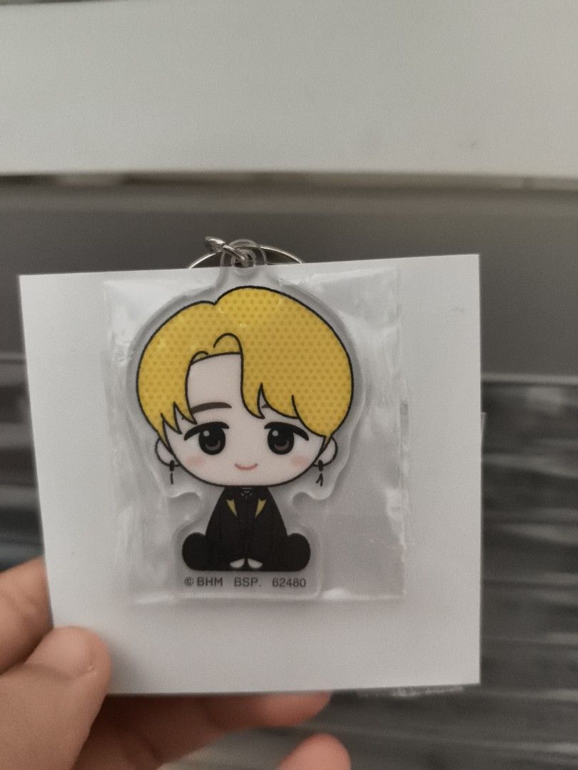 BTS tinytan keychains (Category: Other Merchandise) located in Singapore. Submitted by ashria_ (Listing ID 1440942001, Image 1). Description: 1x Jungkook 1x RM 1x Jimin 1x Suga willing to nego!! buying more will have more discount 😊😊 1 for $5 2 for $8 all for $16.
