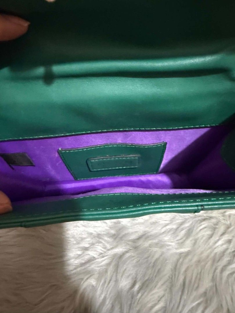 Bvlgari Serpenti Emerald green bag (Category: Luxury Bags & Wallets) located in Iloilo. Submitted by solisraque20674 (Listing ID 1440853556, Image 3). Description: .