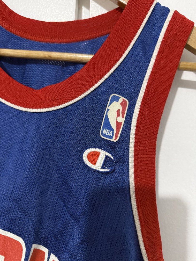 Champion Pistons Lindsey hunter jersey (Category: Tshirts & Polo Shirts ) located in Manila. Submitted by shesaidso (Listing ID 1440896155, Image 2). Description: Size 36 Width: 17.5 inches Length: 26.5 inches Good condition Issue: molds sa print at crackprint.