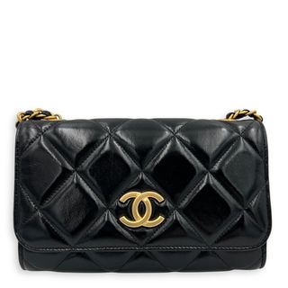 (Category: ) located in . Submitted by carousellluxury (Listing ID 1420079960, Image 1). Description: .
