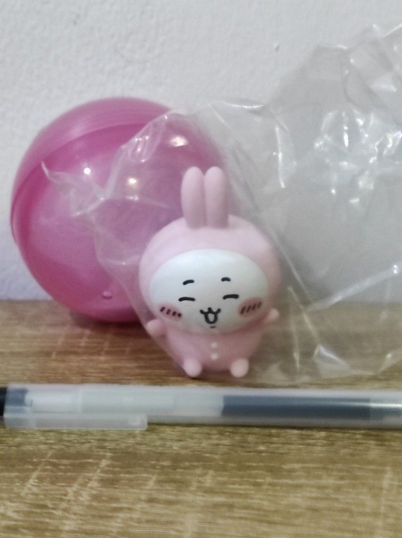 Chiikawa Gachapon Toy (Category: Designer & Blind Box Toys) located in Manila. Submitted by msing96 (Listing ID 1440770488, Image 2). Description: Gachapon from Japan , bigger than usual gacha prizes. pen for reference brand new never used rfs: duplicate loc: QC.