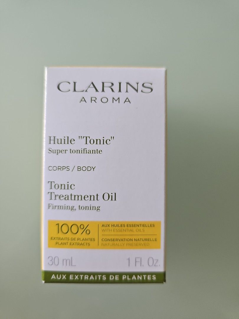Clarins Tonic Treatment Oil 30ml travel sizel (Category: Face Care) located in Singapore. Submitted by genre (Listing ID 1440773667, Image 1). Description: 30ml travel size clarins Tonic treatment body oil Brand new and authentic.
