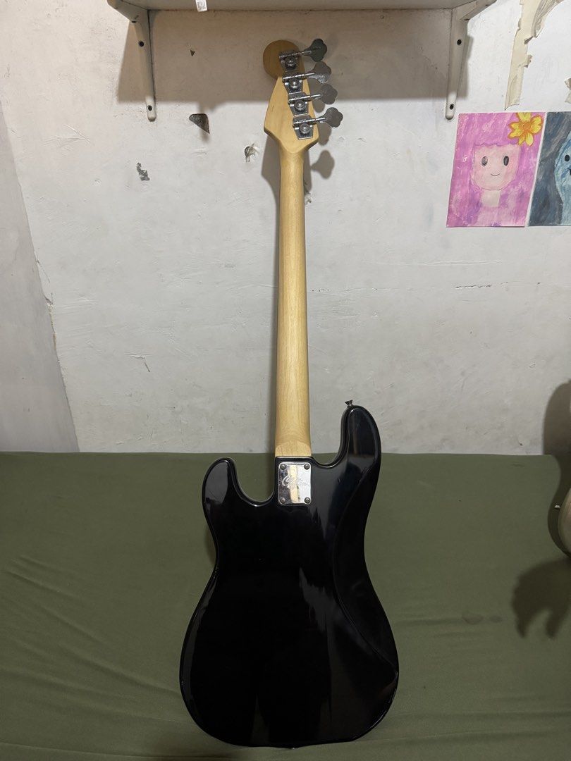 CLIFTON BASS (Category: Musical Instruments) located in Manila. Submitted by bnm.lp (Listing ID 1440798976, Image 2). Description: SLIGHTLY NEGO!! manila location.