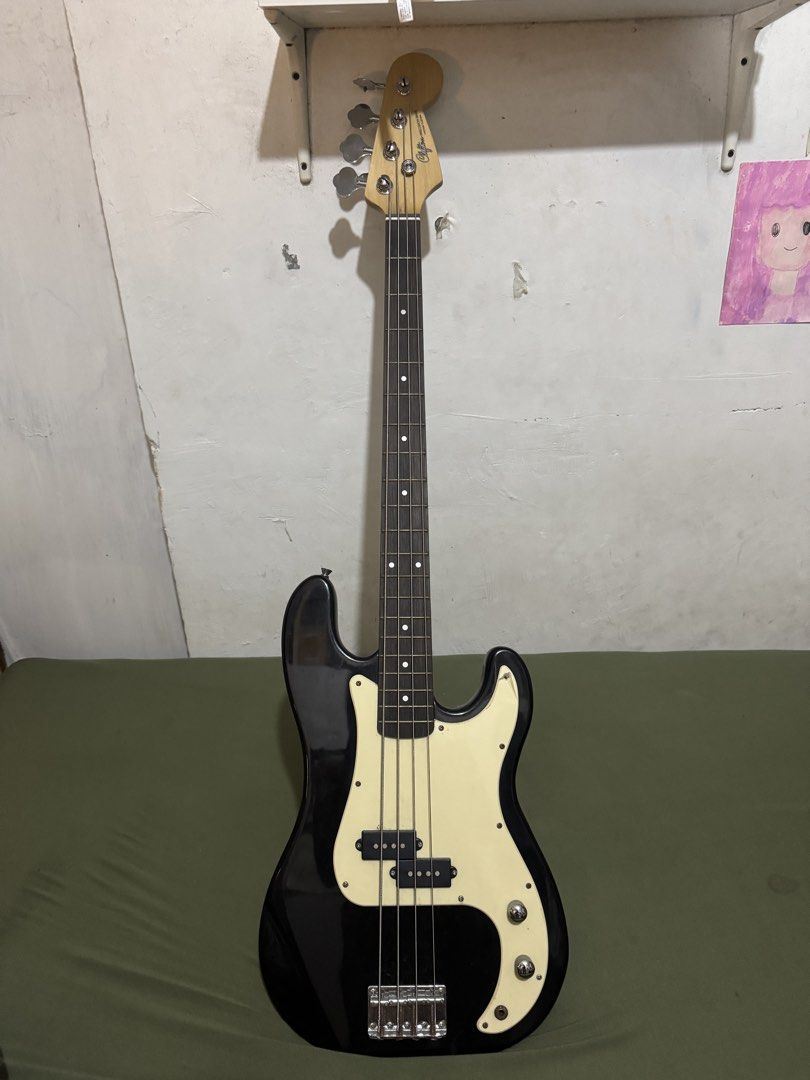 CLIFTON BASS (Category: Musical Instruments) located in Manila. Submitted by bnm.lp (Listing ID 1440798976, Image 1). Description: SLIGHTLY NEGO!! manila location.