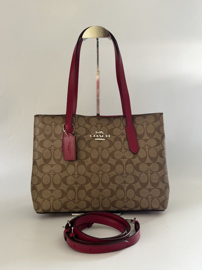 Coach Avenue Carryall Mocha 2way (Category: Luxury Bags & Wallets) located in Davao. Submitted by stellietas (Listing ID 1440848711, Image 1). Description: ✨Condition: Excellent outer condition, the only issue is the wrinkled interior, clean interior. ✨Size:13L x 9.25H x 5W inches ✨First to pay gets it. ✨💯 % original or money back ✨Japan preloved 📍Davao City | Shipping nationwide via J&T DM to order or comment “MINE”🤍 #CoachPH #Coachvintagebag