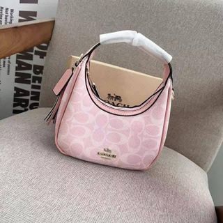 (Category: ) located in . Submitted by coachluxurybag (Listing ID 1440831072, Image 1). Description: .