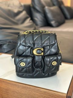 (Category: ) located in . Submitted by fashion.luxe (Listing ID 1440841573, Image 1). Description: .