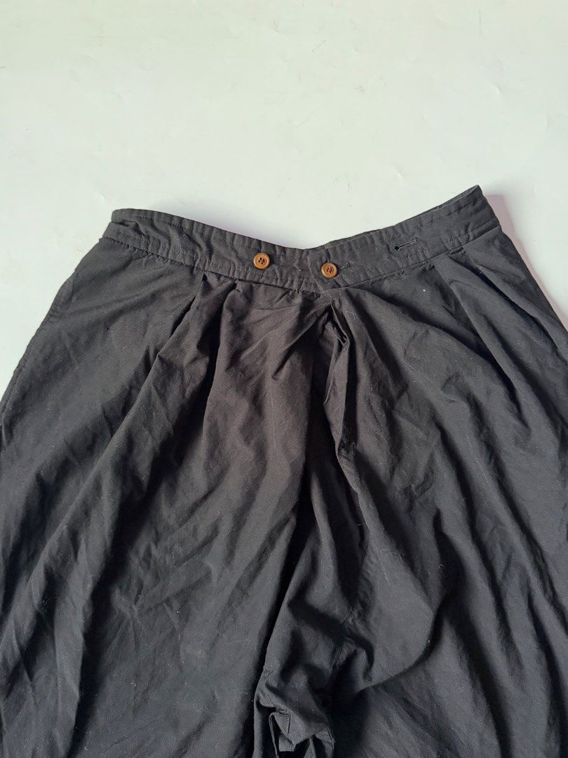 Comme Des Garçons Wide Leg Pants Black (Category: Trousers) located in Baguio. Submitted by themgarbage (Listing ID 1440878654, Image 2). Description: Size tagged:S Issue:None Waistline:29 Length:33 Thighs:18 Opening:14.5.
