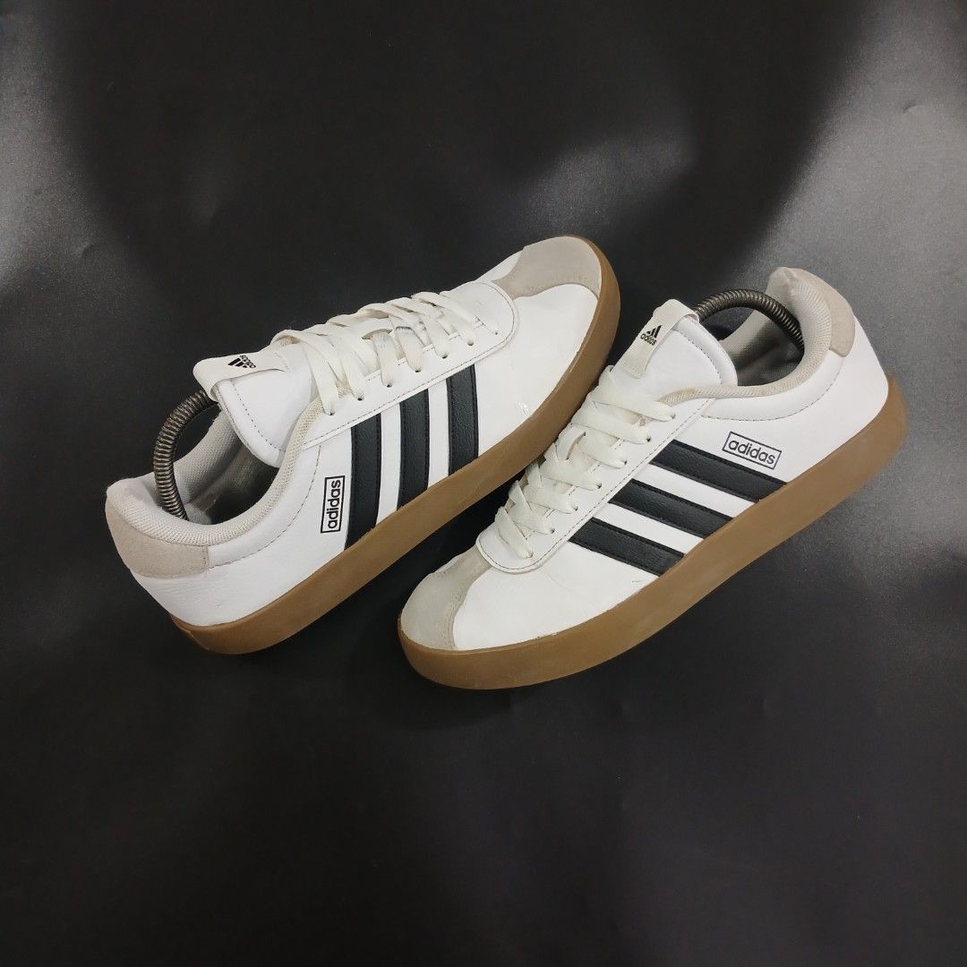 ÀDÌDÀS VĹ CØURT 3.0 🔥 (Category: Sneakers) located in Cagayan de Oro. Submitted by sapatos_series (Listing ID 1440929498, Image 2). Description: ÀDÌDÀS VĹ CØURT 3.0 🔥 good condition us9 eur42.5 27cm 1300 +sf.