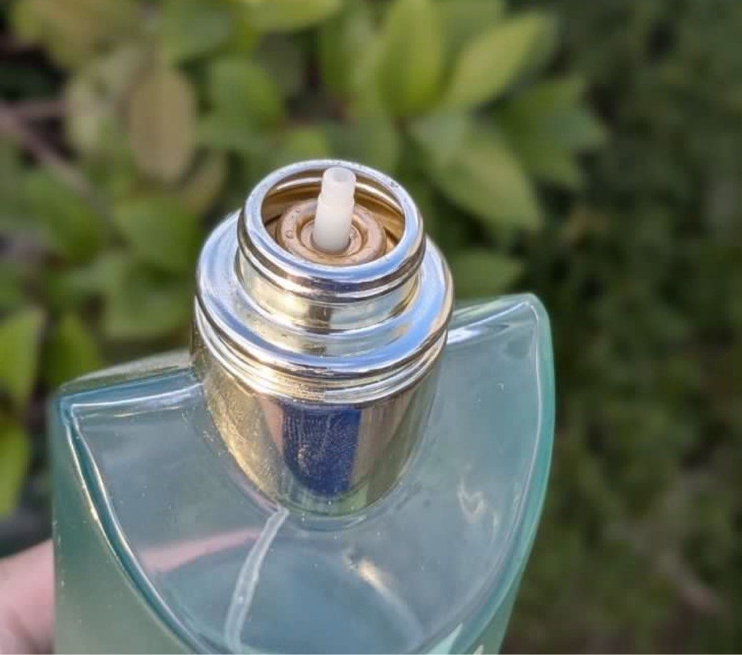 DECANT: Bvlgari Eau Parfumee au the vert EDC (2ml,5ml) (Category: Fragrance & Deodorants) located in Rizal. Submitted by fougere_ (Listing ID 1440852477, Image 3). Description: 100% Authentic Genuine Original. This is an edc and a bvlgri at that, so dont expect it to perform and last like potent extraits. I do not use nor sell counterfeit frags. These aren’t off the shelf decants. I only prepare them after payment is settled, so please allow me a