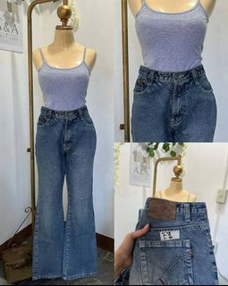(Category: ) located in . Submitted by wearitagain_jsthriftshop1998 (Listing ID 1440767393, Image 1). Description: .