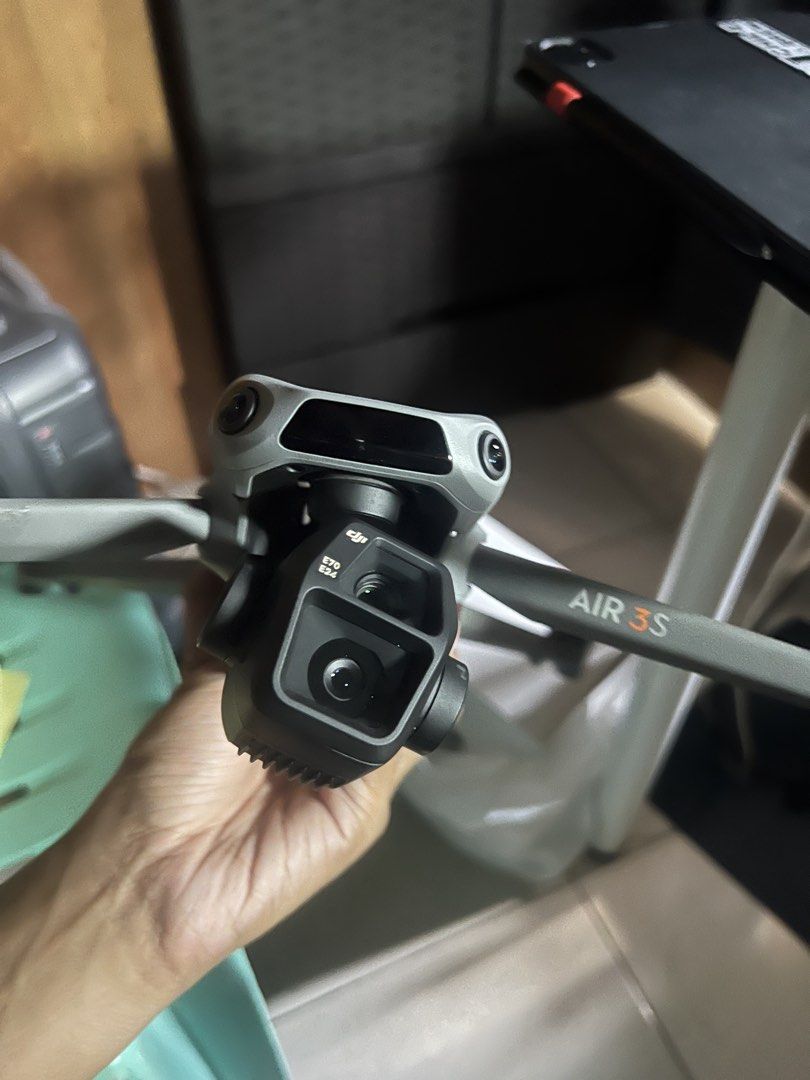 Dji air 3s (Category: Drones) located in Manila. Submitted by james0929_03 (Listing ID 1440825205, Image 2). Description: fs air 3s single battery no issue good as new laguna/marikina.