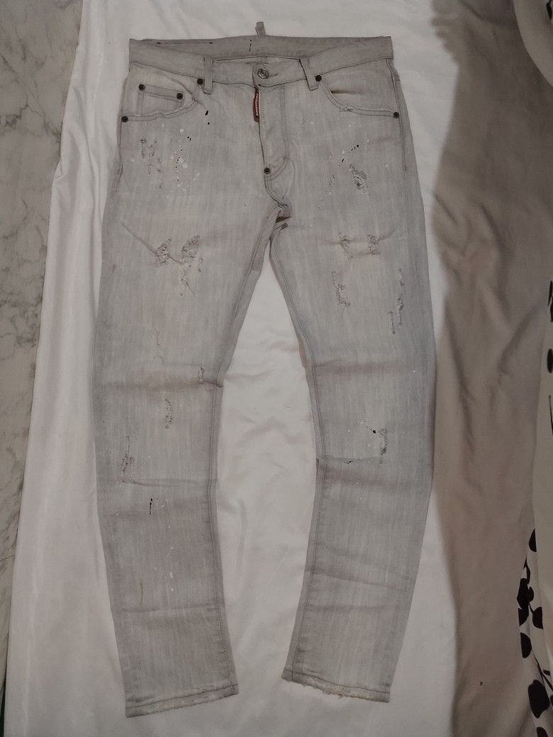 Dsquared Slim Jeans (Category: Jeans) located in Paranaque City. Submitted by lanceee.999 (Listing ID 1440927067, Image 1). Description: Waist: 34 Length: 40 Leghole: 7 Legit/Authentic No Issue Good Condition.