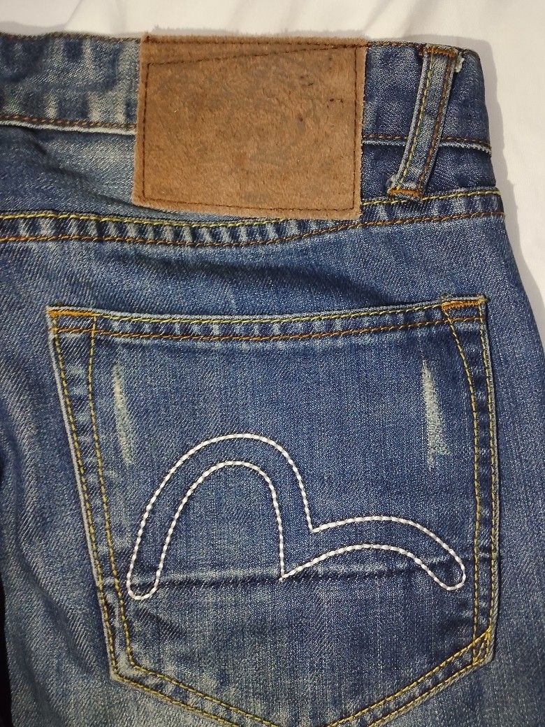 Evisu Genes Seagull Jeans (Category: Jeans) located in Paranaque City. Submitted by lanceee.999 (Listing ID 1440922675, Image 3). Description: Waist: 31 Length: 42.5 Leghole: 7.5 Legit/Authentic No issue Good Condition.