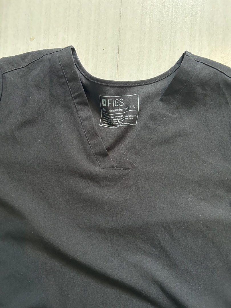 FIGS technical scrubs top only (Category: Tshirts & Polo Shirts ) located in Iloilo. Submitted by jardyhardy (Listing ID 1440896598, Image 3). Description: 22x28 All details posted check photos Iloilo location.