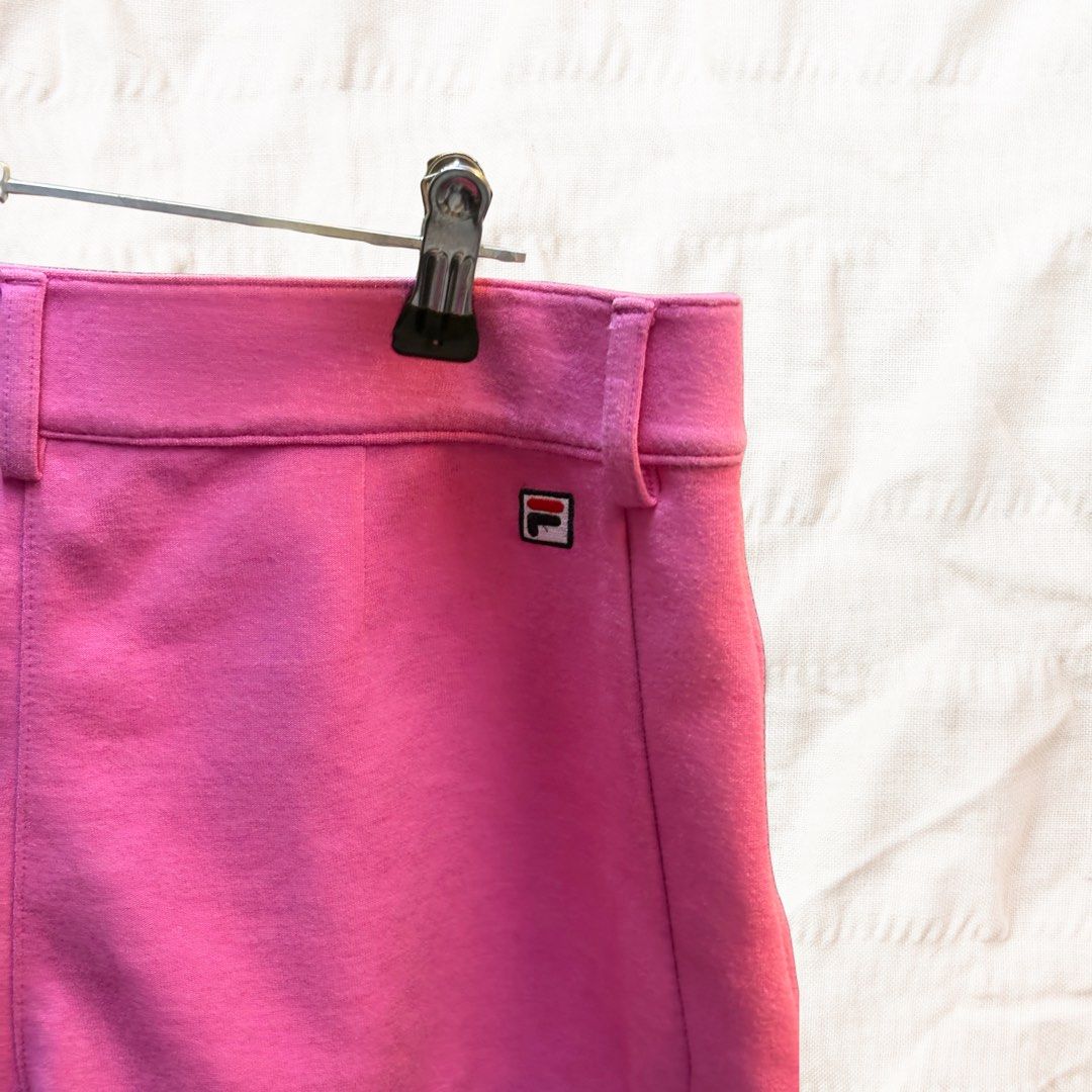 fila vintage pink shorts (Category: Shorts) located in Bustos. Submitted by chanel___ (Listing ID 1440886799, Image 3). Description: super cutieee vintage fila shorts!!! fits m s 27-28 .
