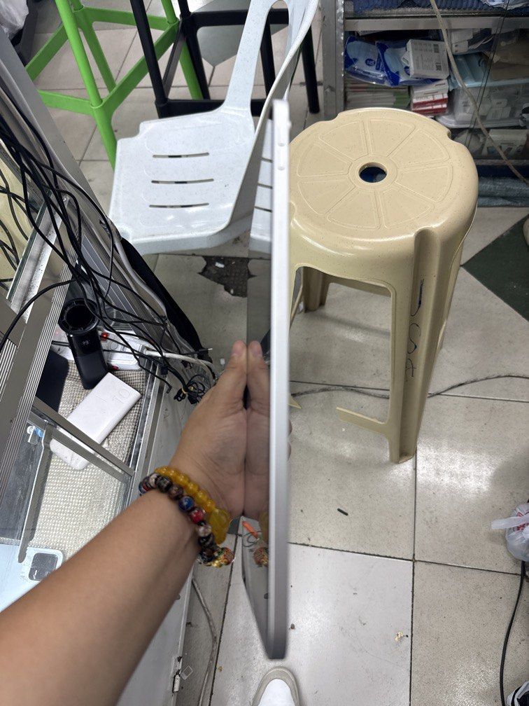 For sale ipad 11th gen (A16) 2nd hand (Category: iPad) located in San Juan City. Submitted by gentleflower_baf625 (Listing ID 1440887305, Image 2). Description: ipad 11th gen (A16) 2nd hand good condition smooth no dent no history of repair 95% battery / 108 cycle count same serial sa box inclusion replacement charger physical store location Xd-5 2f greenhills shopping center 09056810260.