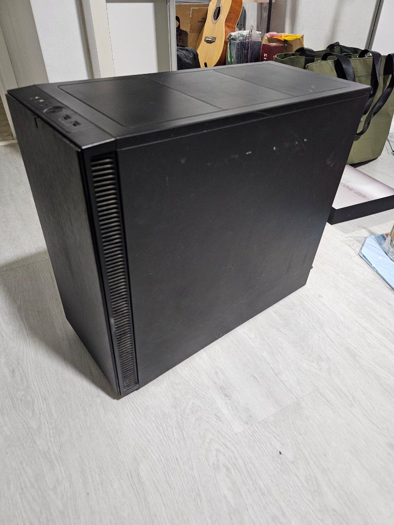 Fractal Design PC Case with Glass Side Panel468165026550261761