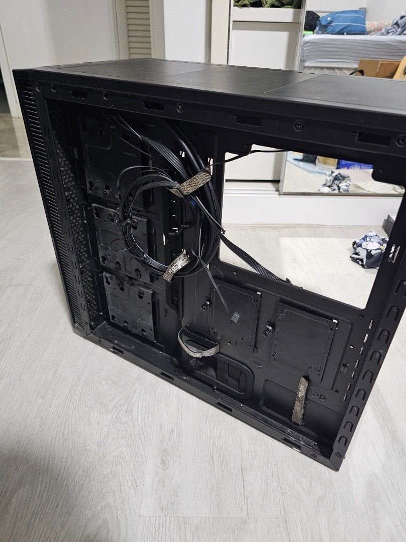 Fractal Design PC Case with Glass Side Panel468165026550261763