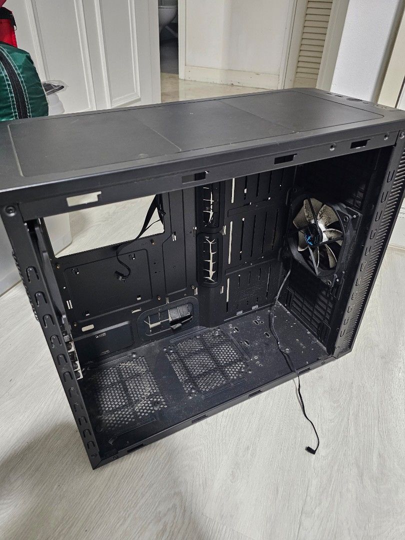 Fractal Design PC Case with Glass Side Panel468165026550261764