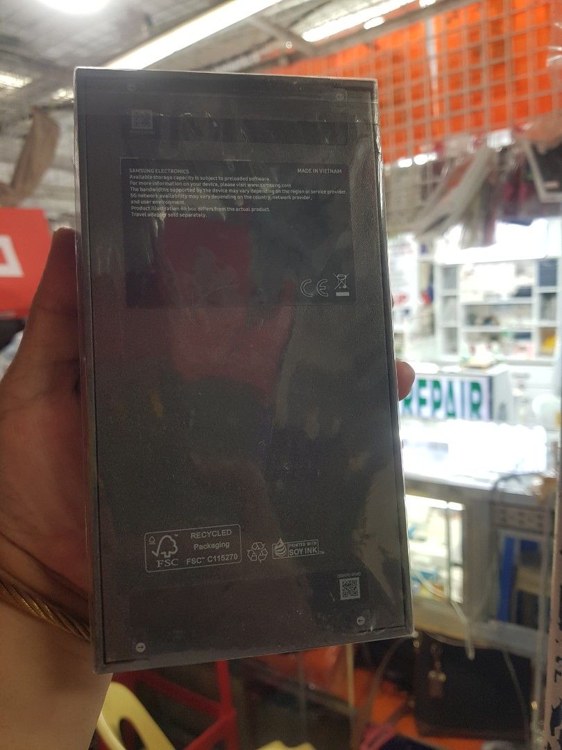 Galaxy S25 plus 256gb brandnew (Category: Other Mobile & Gadget Accessories) located in San Juan City. Submitted by chelle.dice (Listing ID 1440847867, Image 3). Description: Galaxy S25plus 256gb 12gb ram brandnew sealed all original 1year warranty samsung and my physical store we accept trade in and credit card installment call or txt me.09526547779.09353229255 we do meet up.cash on delivery physical store grenhills shopping center.