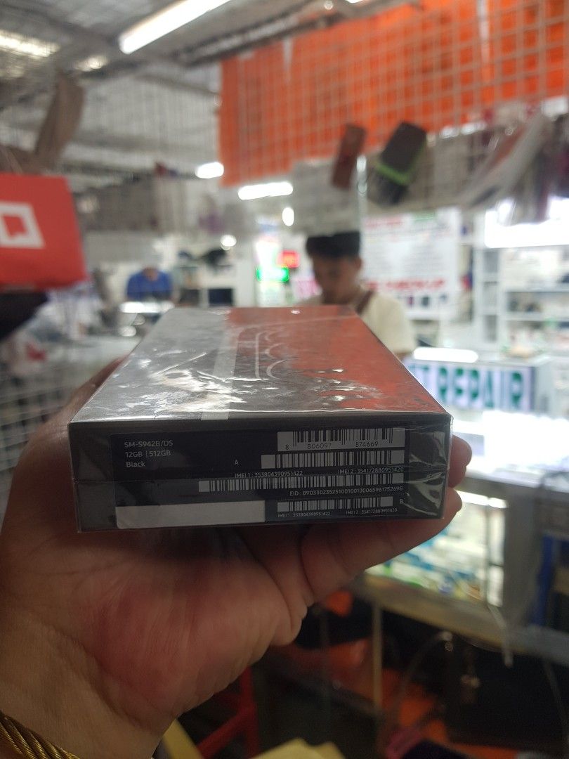 Galaxy S26 512gb brandnew (Category: Other Mobile & Gadget Accessories) located in San Juan City. Submitted by chelle.dice (Listing ID 1440845657, Image 2). Description: Galaxy S26 512gb 12gb ram brandnew sealed all original 1year warranty samsung and my physical store we accept trade in and credit card installment call or txt me.09526547779.09353229255 we do meet up.cash on delivery physical store grenhills shopping center.