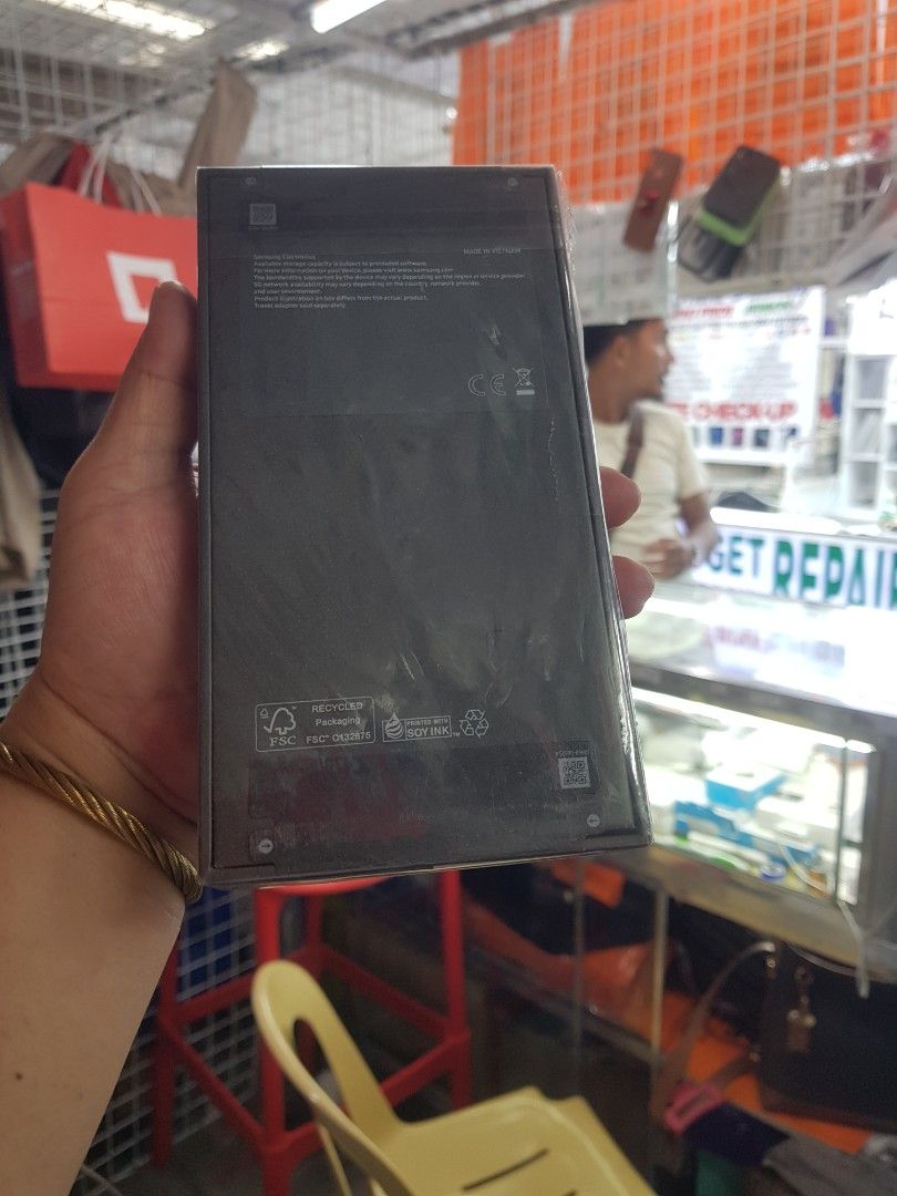 Galaxy S26 512gb brandnew (Category: Other Mobile & Gadget Accessories) located in San Juan City. Submitted by chelle.dice (Listing ID 1440845657, Image 3). Description: Galaxy S26 512gb 12gb ram brandnew sealed all original 1year warranty samsung and my physical store we accept trade in and credit card installment call or txt me.09526547779.09353229255 we do meet up.cash on delivery physical store grenhills shopping center.