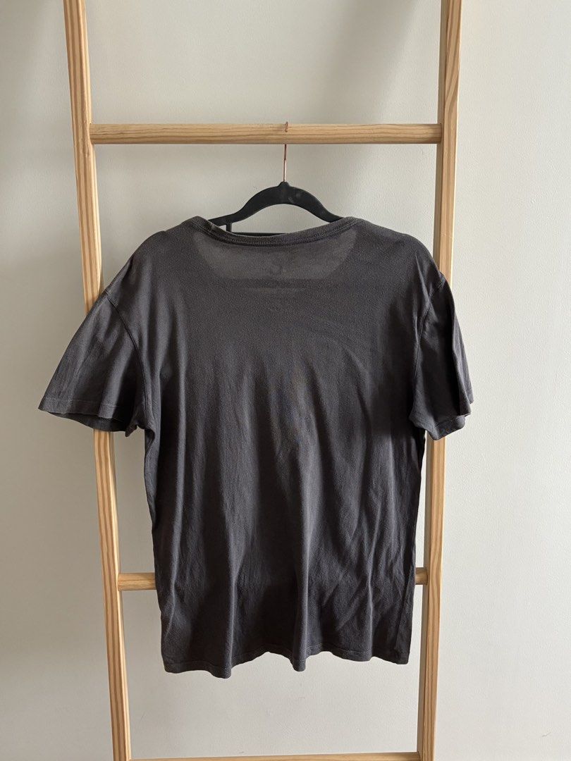 GAP Tee (Category: Tshirts & Polo Shirts) located in Singapore. Submitted by everything2to10 (Listing ID 1440892811, Image 2). Description: Collection: Pasir Ris, Tampines, Tanah Merah and Paya Lebar MRT stations. Mail extra $2..