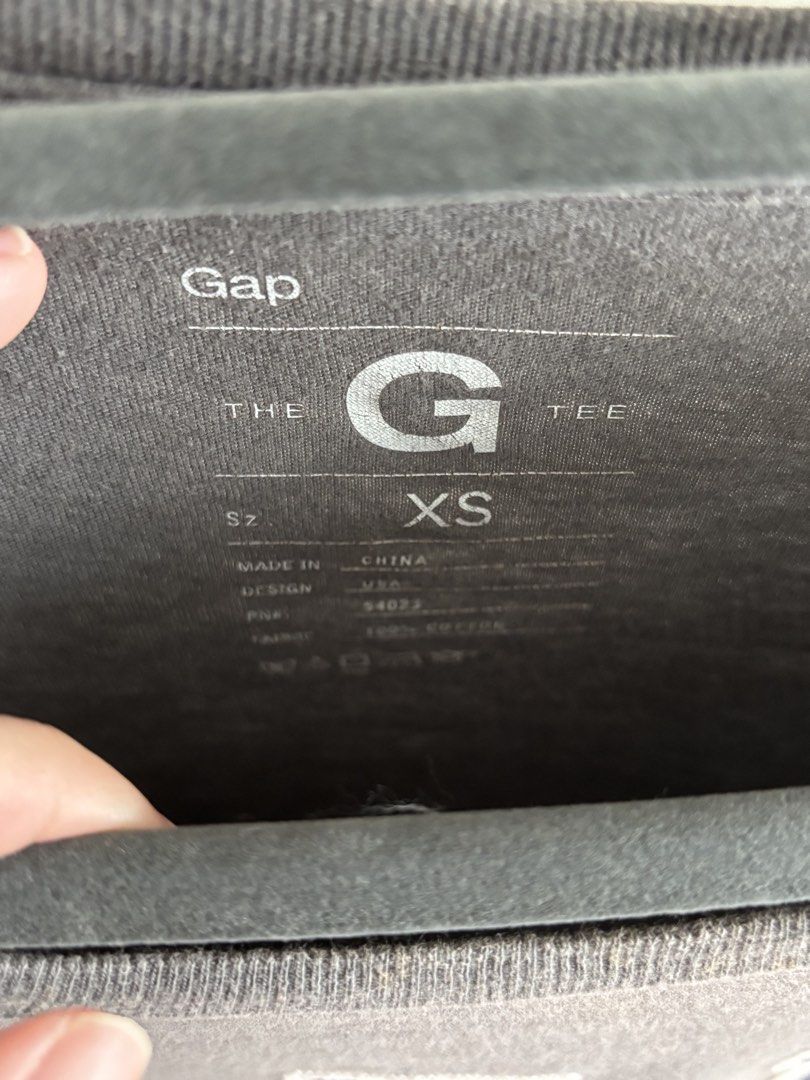 GAP Tee (Category: Tshirts & Polo Shirts) located in Singapore. Submitted by everything2to10 (Listing ID 1440892811, Image 3). Description: Collection: Pasir Ris, Tampines, Tanah Merah and Paya Lebar MRT stations. Mail extra $2..