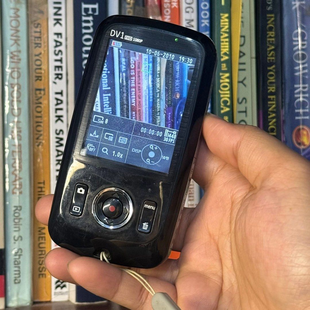 GE DC1 FHD 1080P (Category: Cameras) located in Rodriguez. Submitted by retrofuture_ph (Listing ID 1440791299, Image 2). Description: GE DC1 FHD 1080P •weather resistant camcorder •shockproof/waterproof/dustproof •can take photo/video •Full HD •Built in USB plug •super handy! •uses sd card Issue: Minimal lcd burn Inclusion: Unit only Pick up: Montalban rizal Shipping:Lalamove/LBC/Grab (buyer’s expense) Payment: BDO/Gcash/Paymaya or cash if pick u