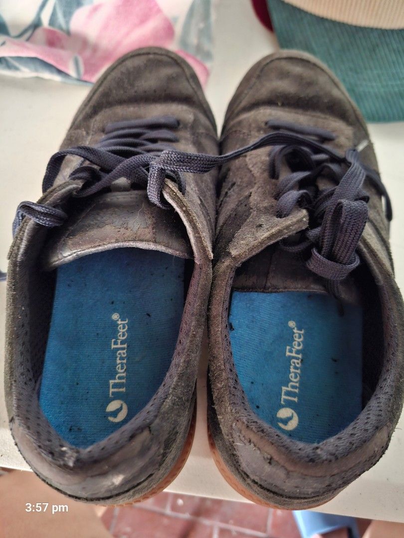 Geox Respira Suede Sneakers (Category: Sneakers) located in Paranaque City. Submitted by chebureche (Listing ID 1440838322, Image 3). Description: - Geox Grey Suede Sneakers - Size: EU 40 / UK 6.5 / US 7 - Features 'Respira' technology for breathability - Includes Thera-Feet insoles - Durable gum sole - Shows some signs of wear on suede and edges.