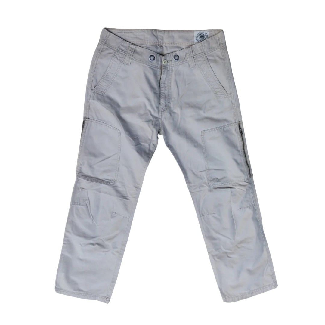 Grey Cargo Pants | XL Extra Large Plus Size (Category: Trousers) located in Manila. Submitted by ubes_corner (Listing ID 1440938853, Image 1). Description: 📏Waist: 📏Length: Condition of the pants: 🪻Worn once 🪻May small holes banda sa dulo area ng pants 🪻Light yellow stains sa gilid .