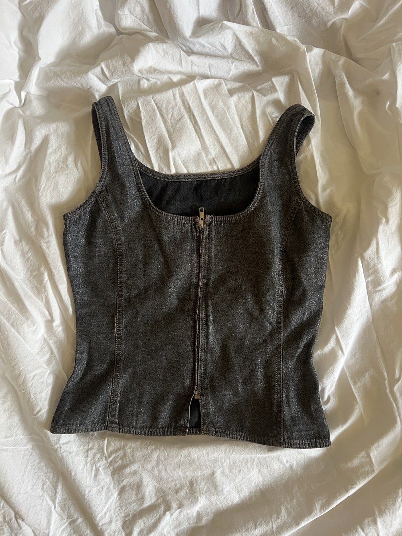 Grey Sparkly Zipper Front Corset Top (Category: Sleeveless) located in Quezon City. Submitted by shopmuse (Listing ID 1440825055, Image 1). Description: - y2k - Zipper front closure - Fitted silhouette - Denim-like material - Versatile for layering or wearing on its own - rfs: decluttering!.