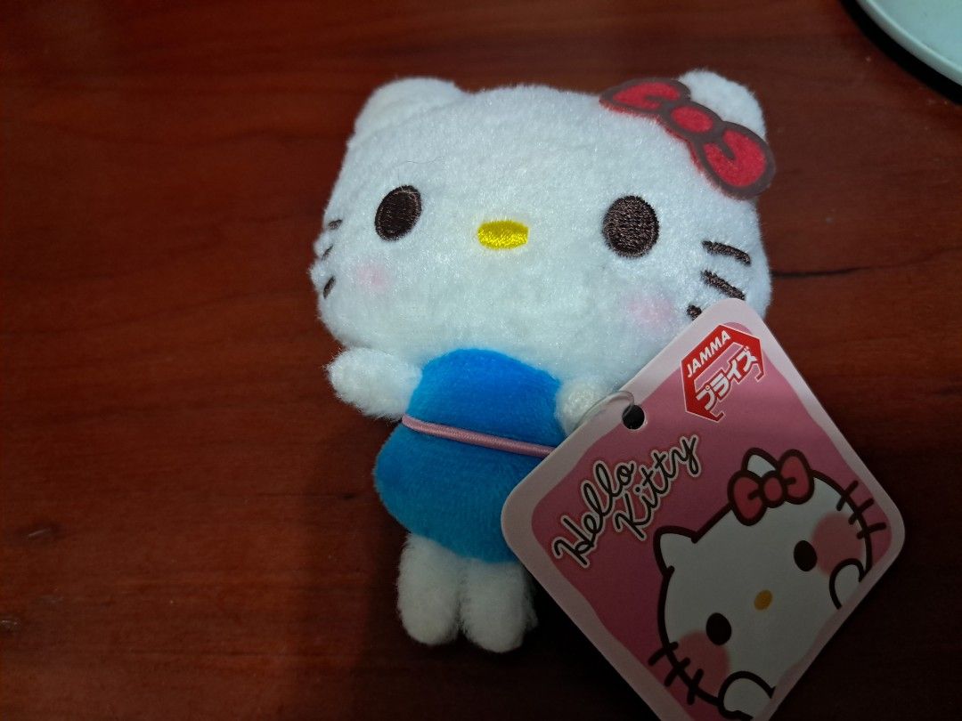 Hello Kitty 公仔 （分類：絨毛玩具）位於 Hong Kong。 由 lovecareshopping 提交（商品編號 1440913751，圖片 1）。簡介： Hello Kitty 公仔 全新 日本直送 有標籤 高約10cm。