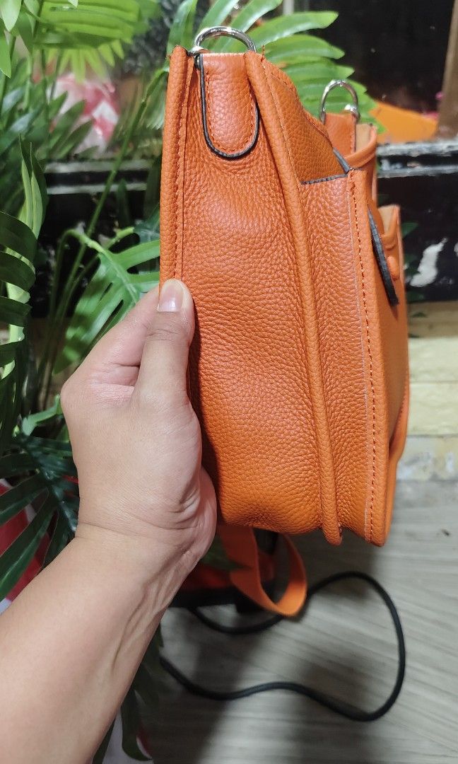 Hermes (Category: Luxury Bags & Wallets) located in Antipolo. Submitted by jaolshoppe23 (Listing ID 1440793050, Image 3). Description: leather.