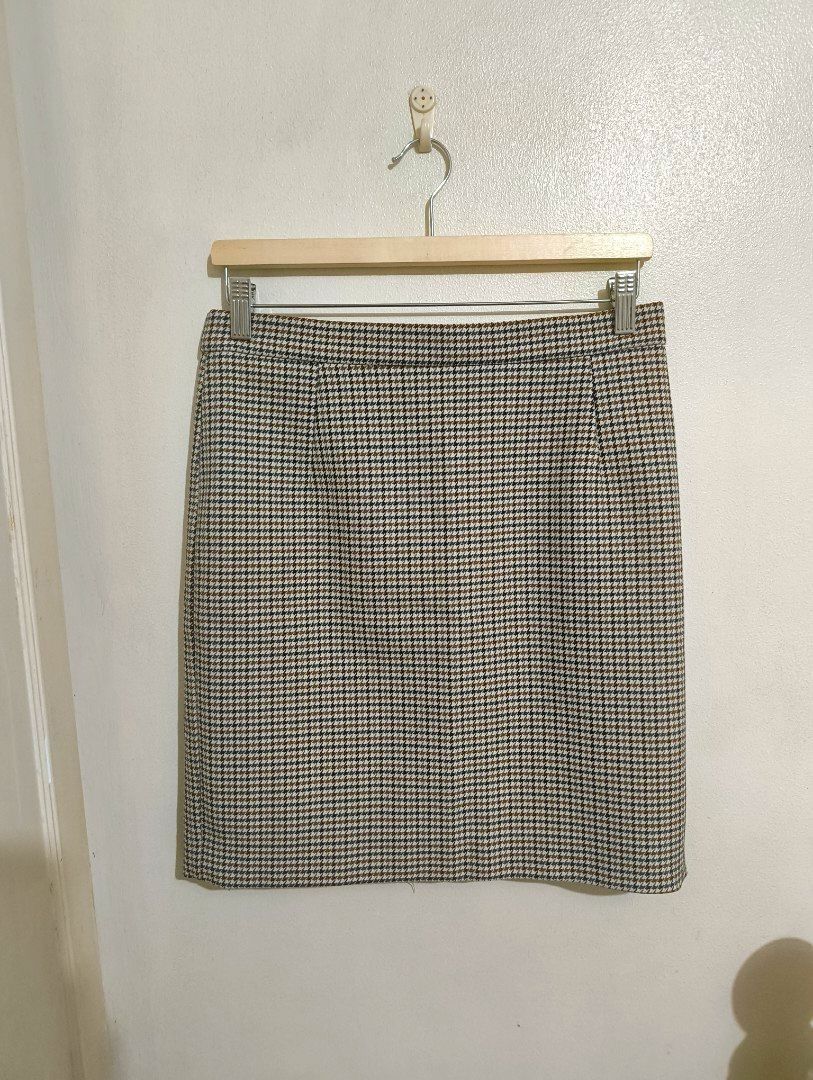 H&M Houndstooth Pencil Skirt (Category: Skirts) located in Quezon City. Submitted by afteruse (Listing ID 1440892312, Image 1). Description: .