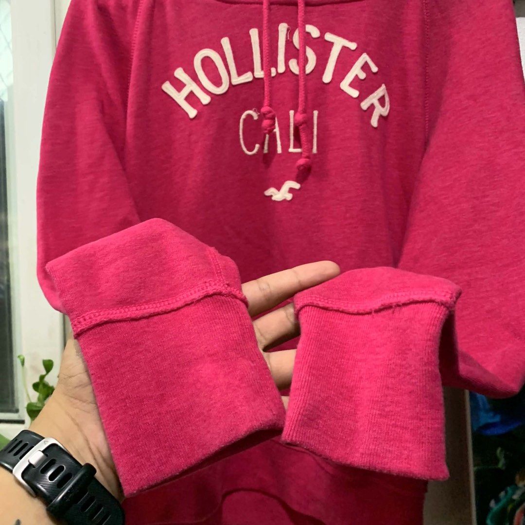 Hollister Pink Pull Over Hoodie (Category: Coats, Jackets and Outerwear) located in Bulacan. Submitted by ridersthrift_ph (Listing ID 1440842972, Image 3). Description: Large Women's No Flaws Excellent Gcash Payment Bulacan 📍.