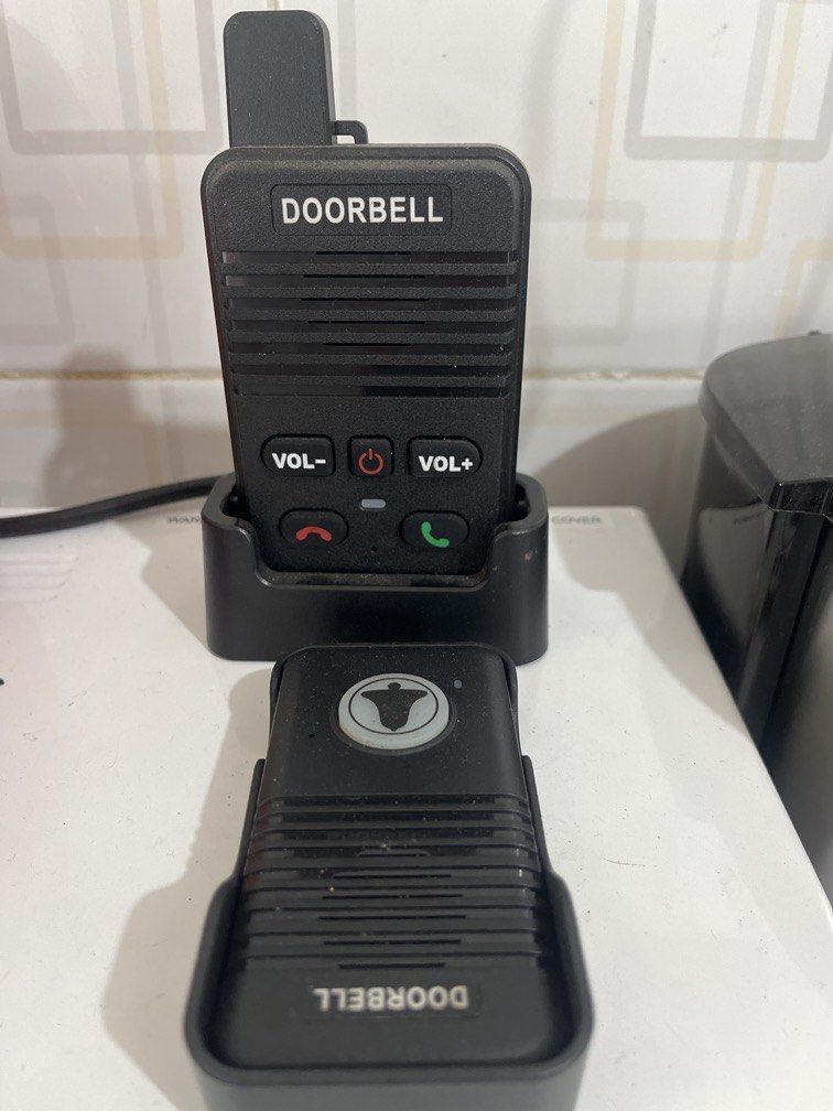 Intercom doorbell (Category: Everything Else Others) located in Pasay City. Submitted by jenque (Listing ID 1440771087, Image 1). Description: Slightly used doorbel intercom.