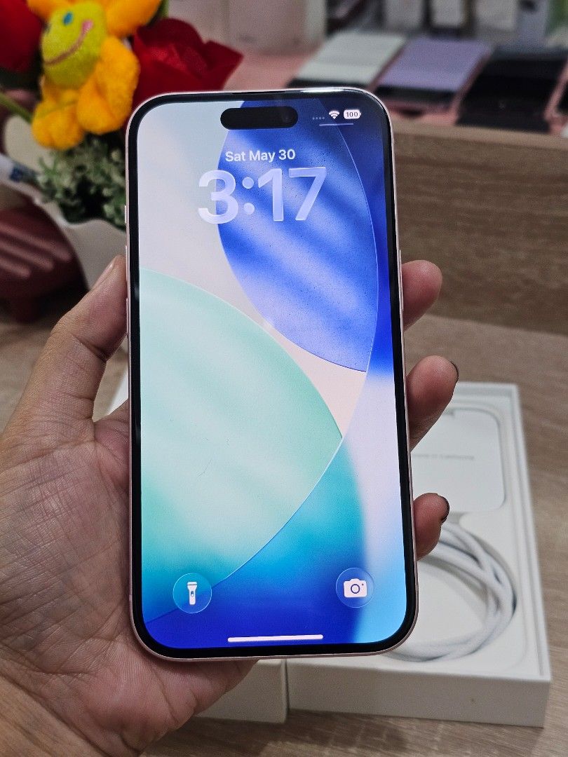 IPHONE 15 128gb 81%bh (Category: iPhone 15 Series) located in Rizal. Submitted by bheviers14 (Listing ID 1429622629, Image 3). Description: IPHONE 15 128GB 81% battery health Factory unlocked All working ✅️ Test to sawa Unli reset no history of repair with original box,cable no issue store pick up: cityland grand central residences mandaluyong Ground-floor unit 106 (NO meet up) NO SWAP DM NALANG PO NAKAONHOLD KASI AKO DTO ,DI MAKAREPLY.