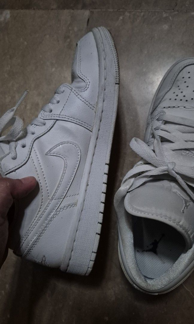 SALE!!! J1 low triple white (size 7.5 womens) (Category: Sneakers) located in Las Pinas. Submitted by badudettes (Listing ID 1440905107, Image 3). Description: J1 Low Size 7.5 Womens Needs cleaning sa leather (wipes lang pwde na) ⛔️ I DO NOT ACCEPT CASH PAYMENTS OR COD. ONLINE Transaction only! PAYMENT FIRST BEFORE DELIVERY TO AVOID SCAMMERS ⛔️.