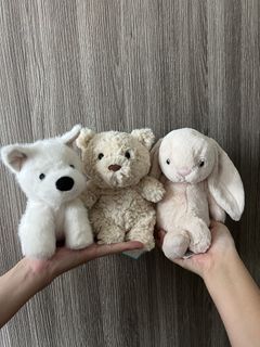 (Category: ) located in . Submitted by jellycatgogogo (Listing ID 1440856288, Image 1). Description: .