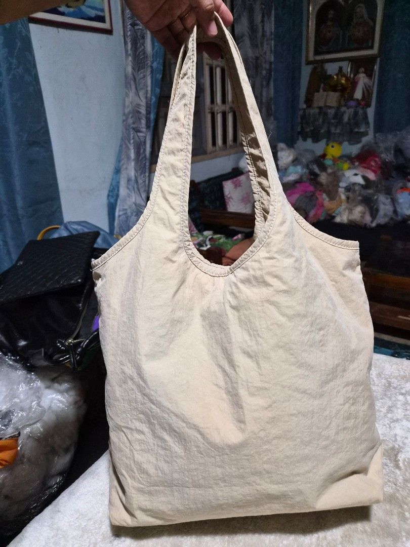 Jill Stuart New York Tote Bag (Category: Everything Else Others) located in Mandaue City. Submitted by chuchi152615 (Listing ID 1440839428, Image 3). Description: - Brand: Jill Stuart New York - Color: Light Beige - Design: Simple and functional - Use: Great for everyday or shopping - Features: Easy to carry, durable material.