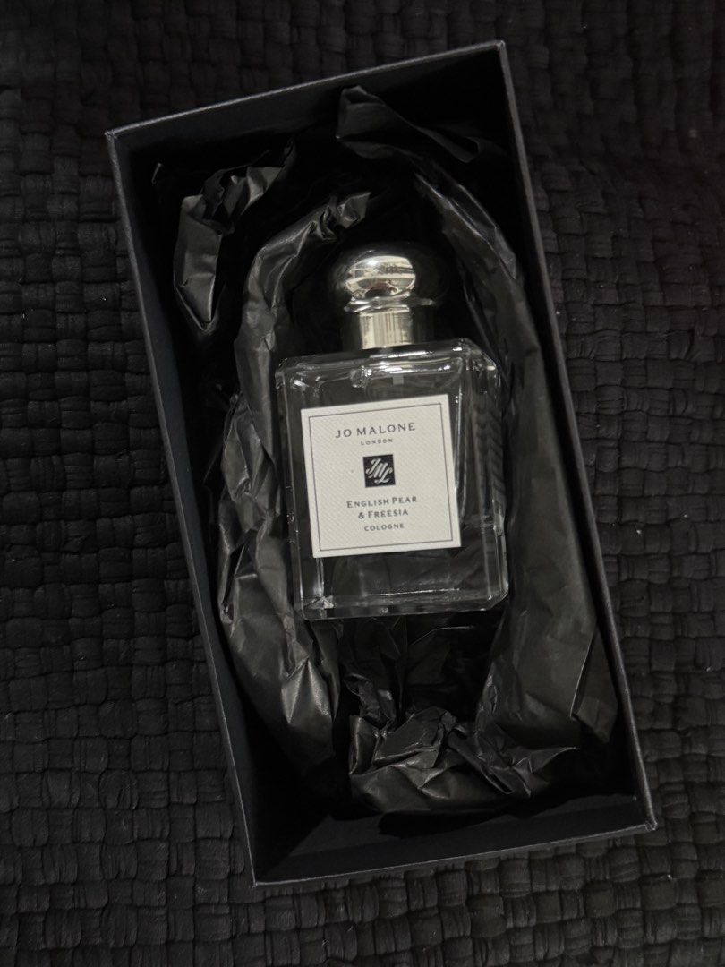 j.malone Original (Category: Fragrance & Deodorants) located in Bacolod City. Submitted by bambiegurl (Listing ID 1440847679, Image 1). Description: Original Unused Jo Malone With Box 50 ML.