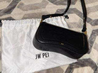 (Category: ) located in . Submitted by lilially (Listing ID 1440814957, Image 1). Description: .
